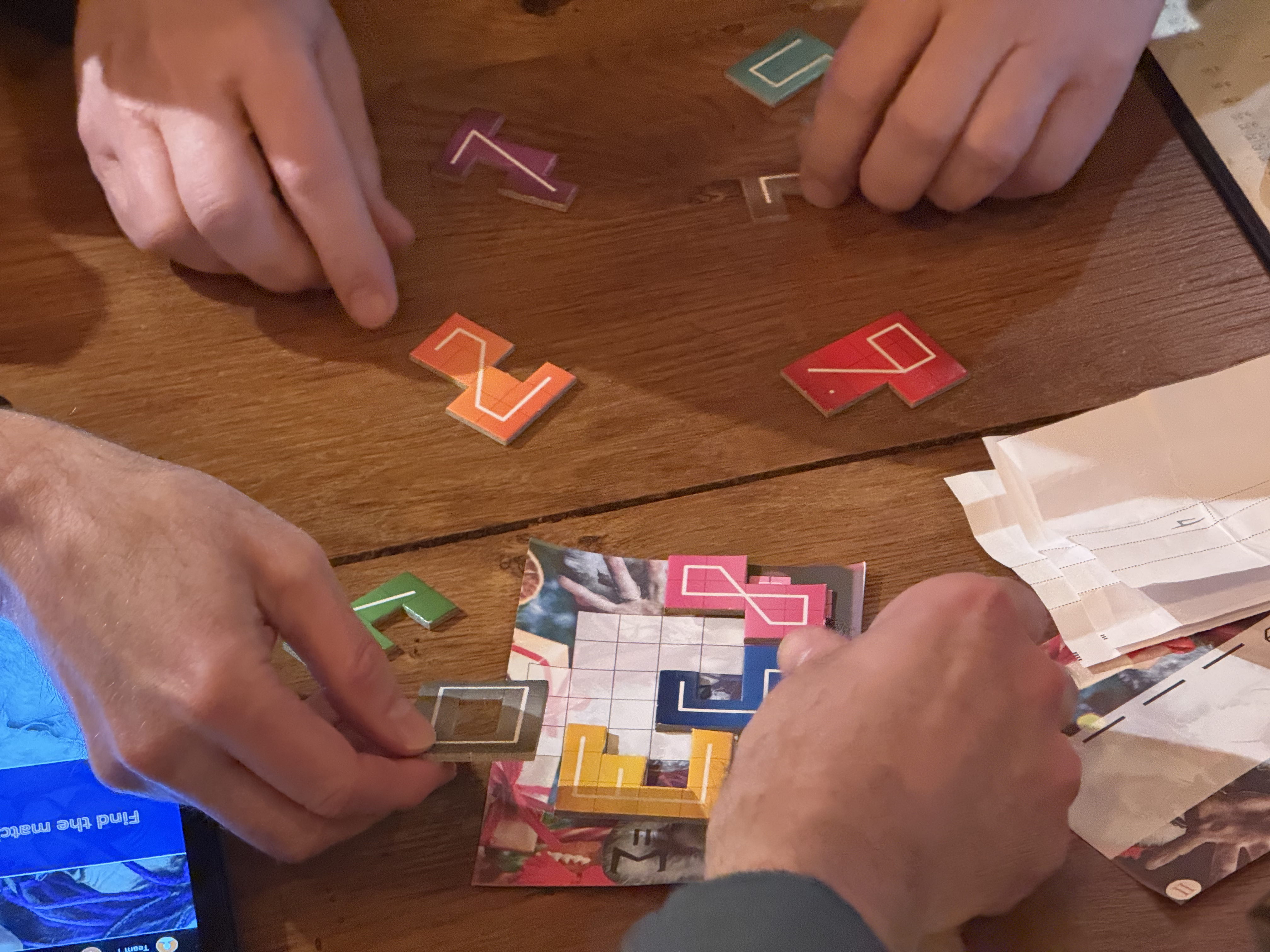 Weihnachts-Quizshow: Weihnachtsquiz während des Teamevents